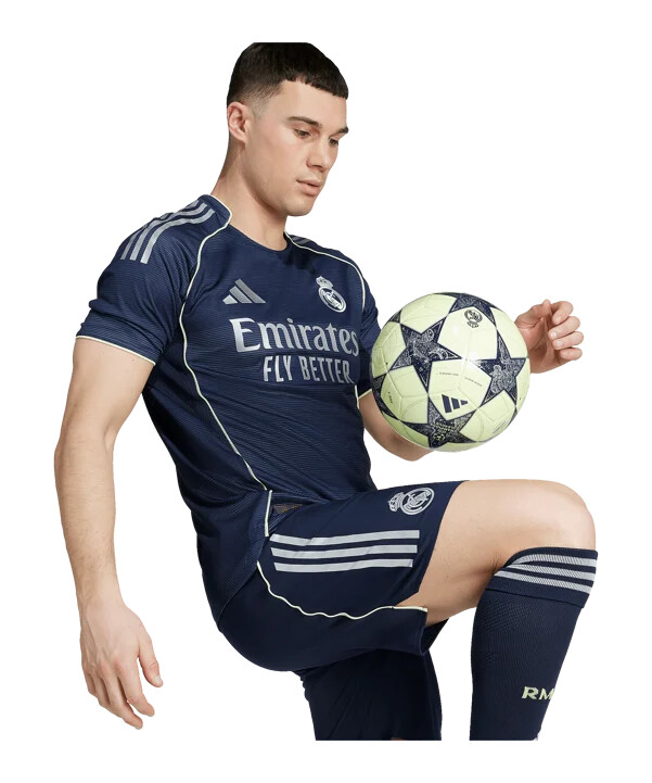 adidas real madrid authentic udebanetrøje 202526 blå
